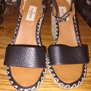 Size 4.5 Valentino wedges